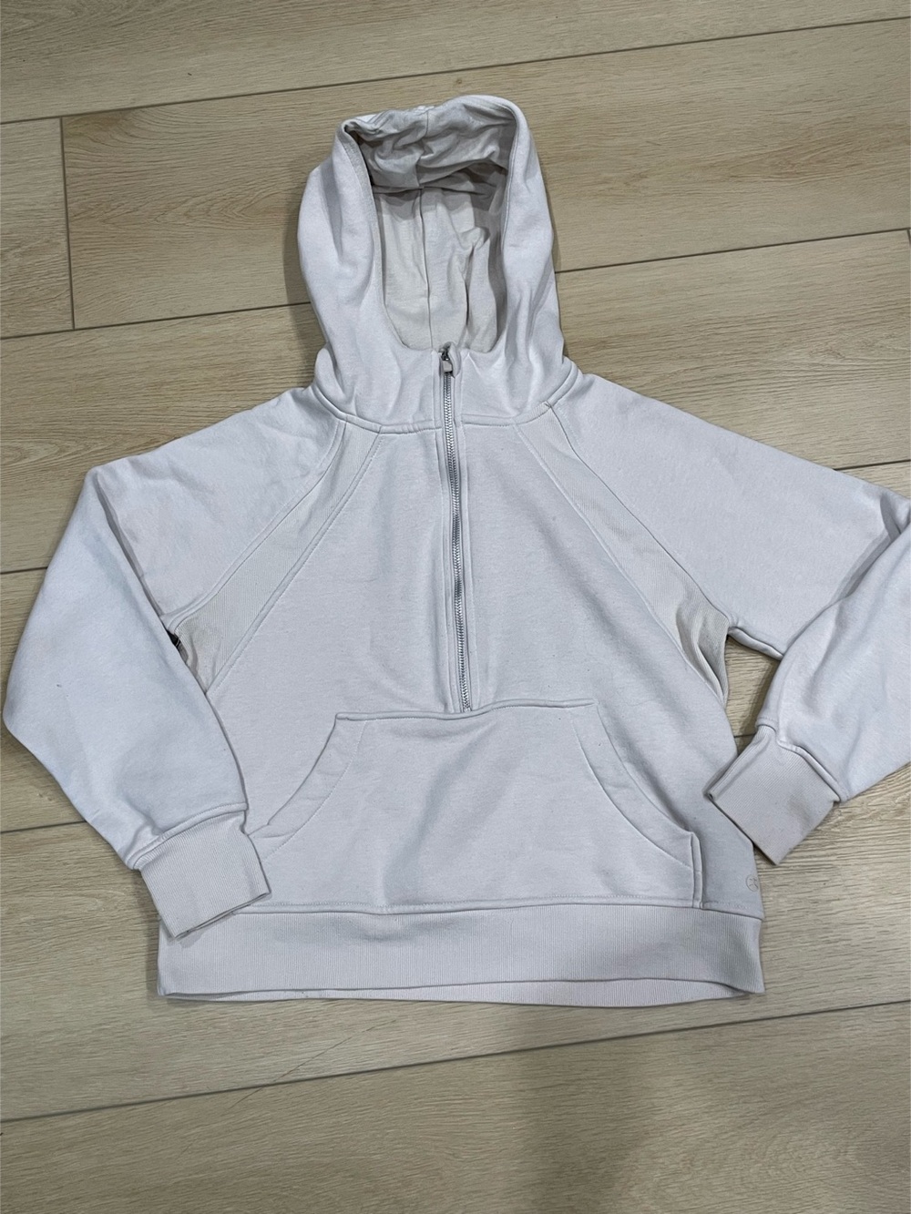 Danskin Zip Front Hoodie in Cream15 Medium